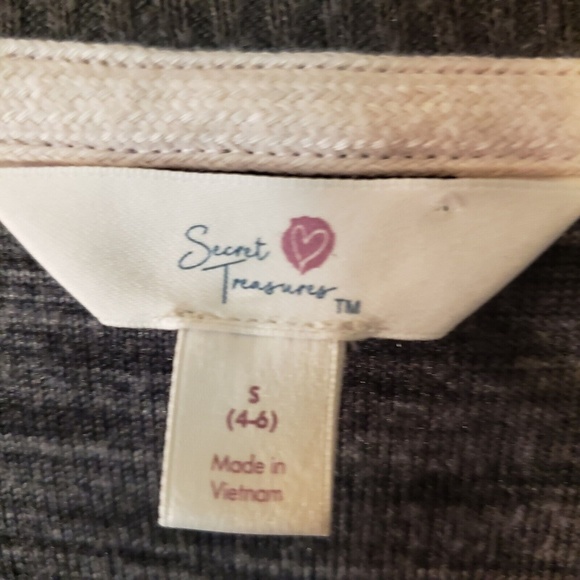 Women's Secret Treasures Grey Long Sleeve Stars Sweater Size Small - Picture 2 of 5